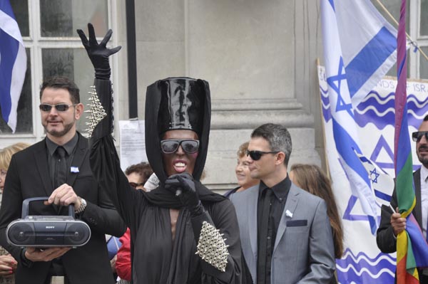 Ecostream protest continues today with Grace Jones tribute
