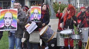 ‘To Russia with love’, solidarity demo in central Brighton on first day of Sochi Olympics