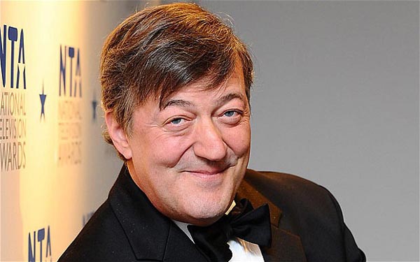 Stephen Fry urges everyone to sign new petition to pardon 49,000 men prosecuted in the UK for being gay