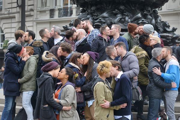 Kiss-in protest launches ‘Freedom to Kiss’ campaign at Eros