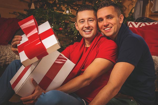 Polish gay couple sing for ‘love at Christmas’