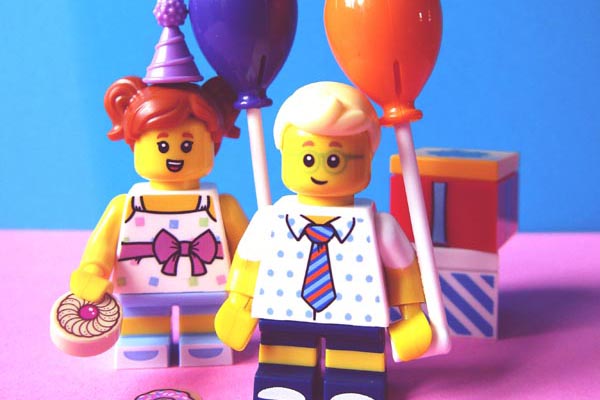Win fantastic prizes on the LEGO Minifigures Trail