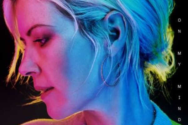 PREVIEW : Pop songstress Dido teases her first album in five years, with new single and video Give you up