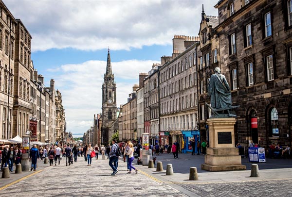Edinburgh Festival Fringe draws record crowds in 2019