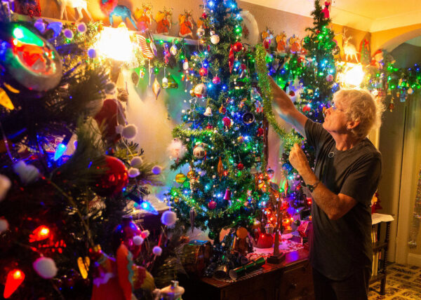 FEATURE: Geoff Stonebanks puts the sparkle back into Christmas